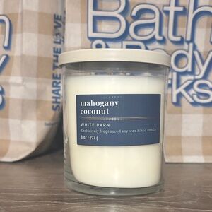 White Barn Mahogany Coconut Soy Candle - Cream